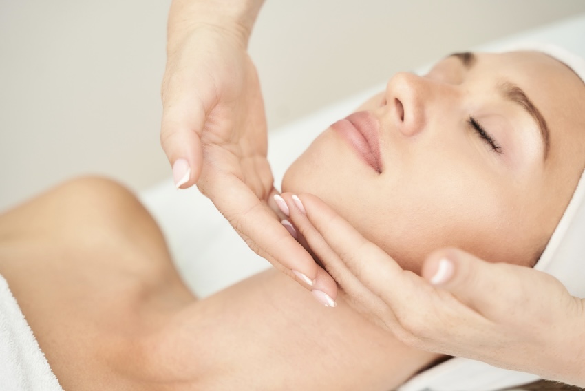 痛み・ダウンタイムが少ない